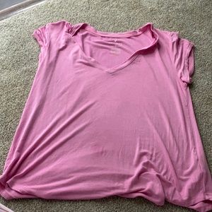 pink tee